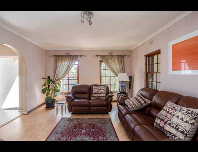 4 BEDROOM FREEHOLD SOLD IN PANORAMA